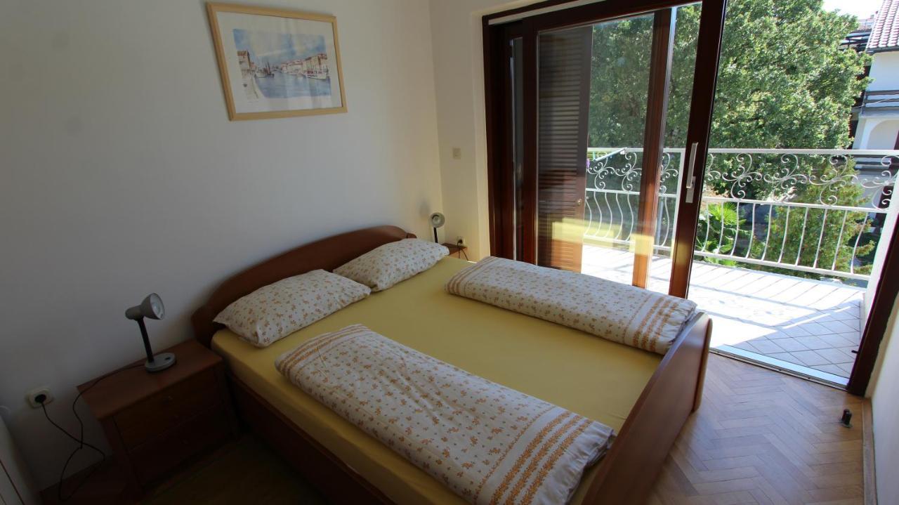 Apartmani Totic Malinska Esterno foto