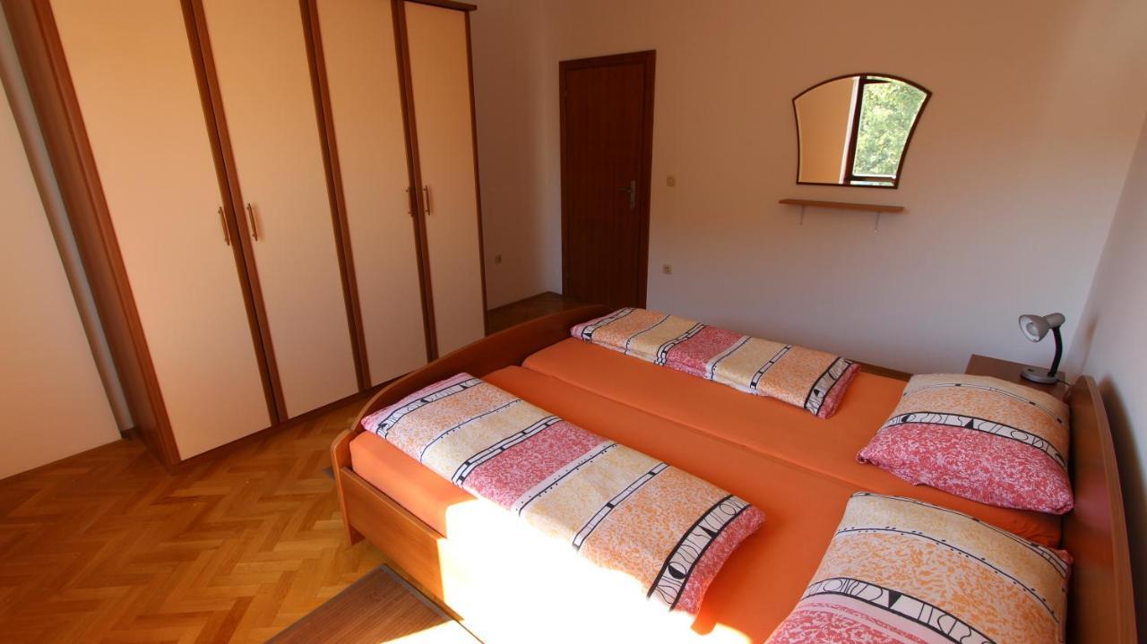 Apartmani Totic Malinska Esterno foto