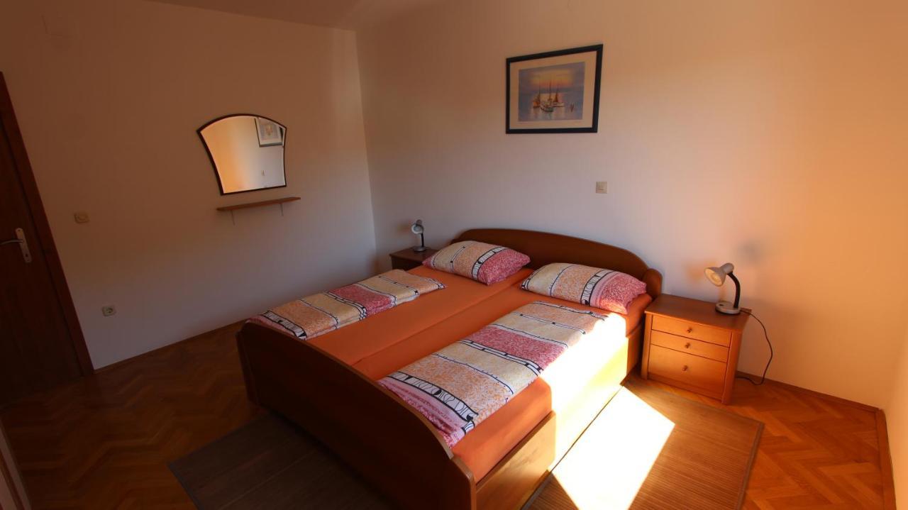 Apartmani Totic Malinska Esterno foto