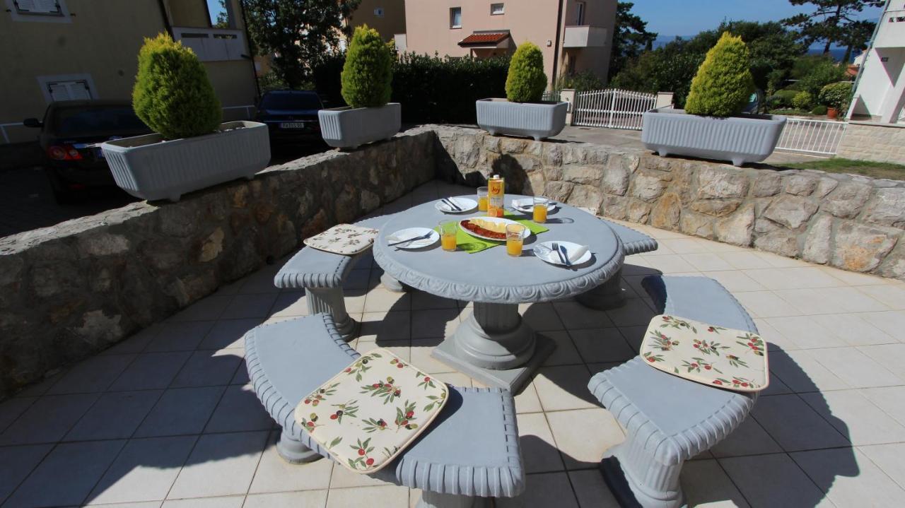 Apartmani Totic Malinska Esterno foto