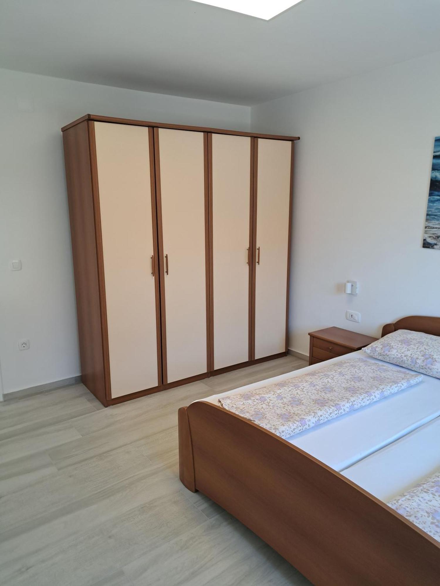 Apartmani Totic Malinska Esterno foto