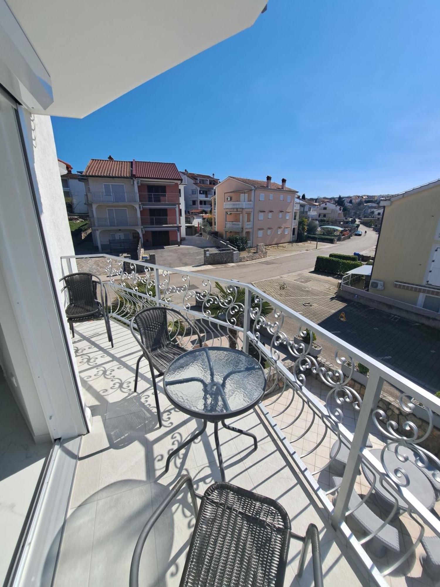 Apartmani Totic Malinska Esterno foto